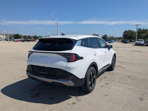 Glacial White Pearl 2026 Kia Sportage LX