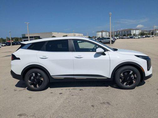 Glacial White Pearl 2026 Kia Sportage LX