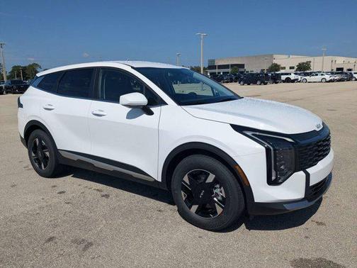 Glacial White Pearl 2026 Kia Sportage LX