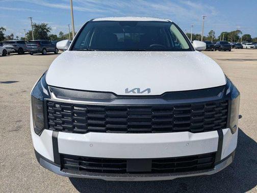 Glacial White Pearl 2026 Kia Sportage LX