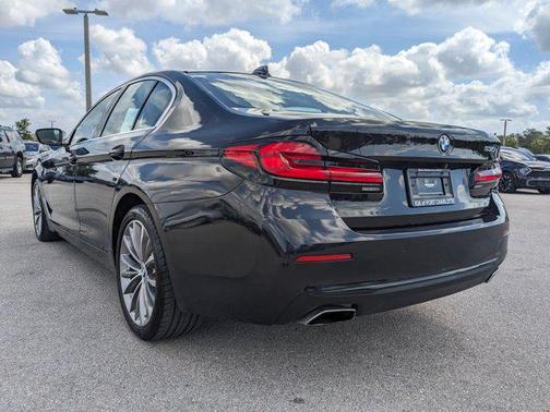 2022 BMW 530 i