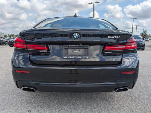 2022 BMW 530 i