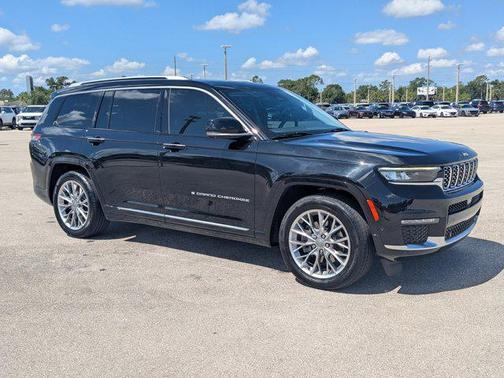 Diamond Black Crystal Pearlcoat 2023 Jeep Grand Cherokee L Summit