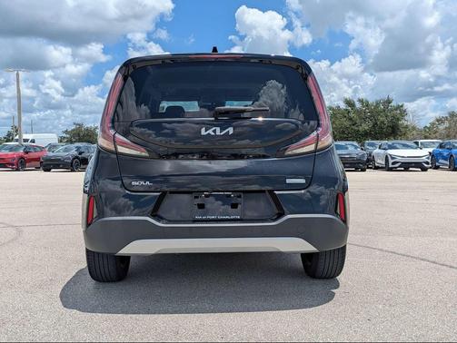 Fusion Black 2023 Kia Soul EX