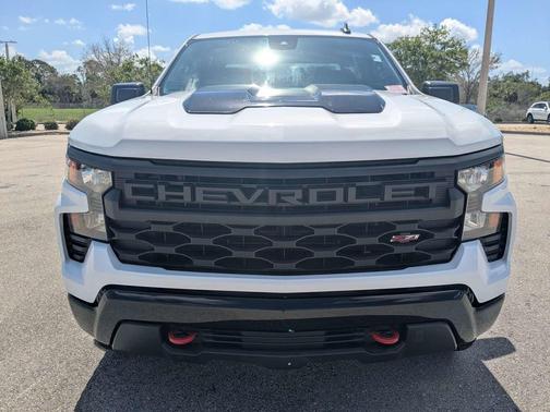 Summit White 2024 Chevrolet Silverado 1500 Custom Trail Boss