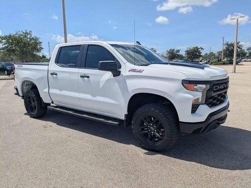 Summit White 2024 Chevrolet Silverado 1500 Custom Trail Boss