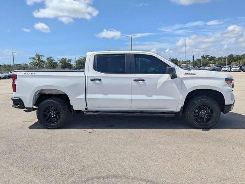 Summit White 2024 Chevrolet Silverado 1500 Custom Trail Boss