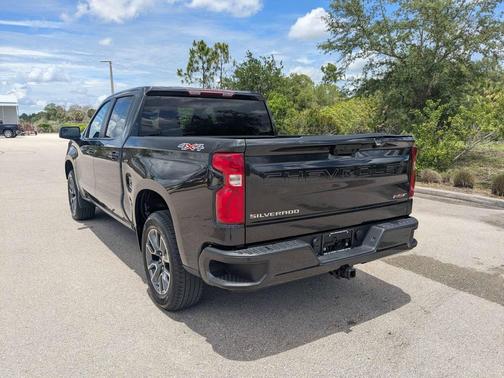 Dark Ash Metallic 2024 Chevrolet Silverado 1500 RST