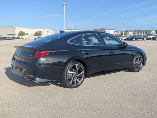 Phantom Black 2021 Hyundai SONATA SEL Plus