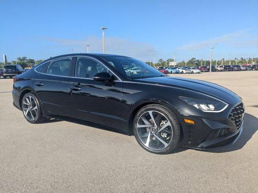 Phantom Black 2021 Hyundai SONATA SEL Plus