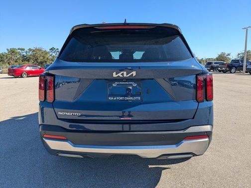 2025 Kia Sorento S