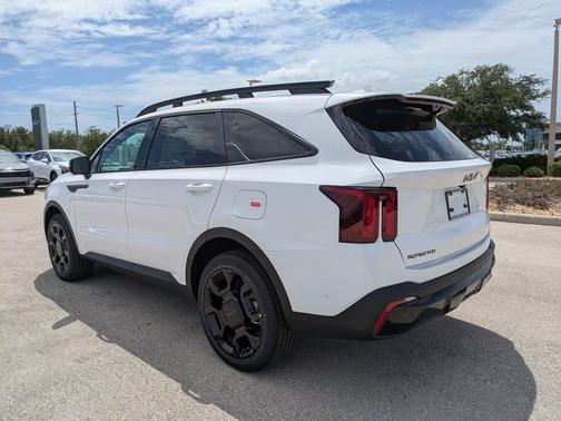 Glacial White 2026 Kia Sorento SX
