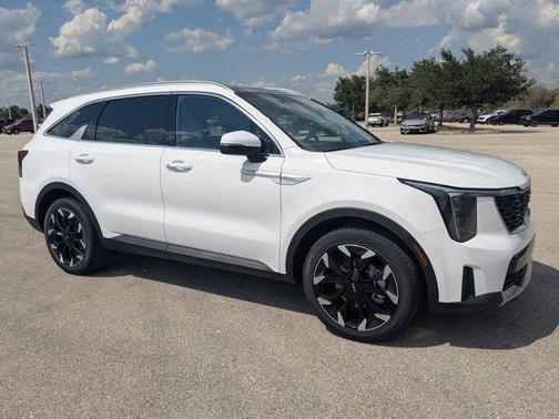 Glacial White Pearl 2026 Kia Sorento EX