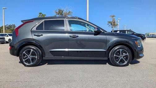2025 Kia Niro SX