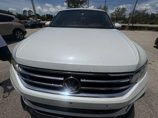 Oryx White Pearl 2022 Volkswagen Tiguan 2.0T SEL R-Line 4MOTION
