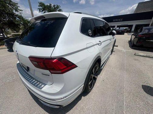 Oryx White Pearl 2022 Volkswagen Tiguan 2.0T SEL R-Line 4MOTION