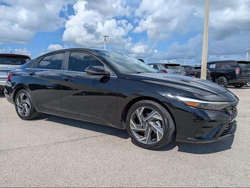 Abyss Black 2024 Hyundai ELANTRA Limited