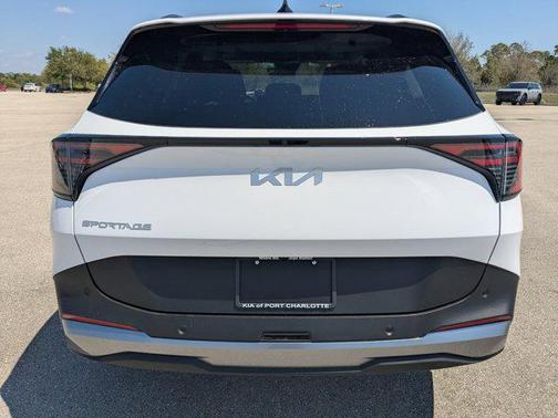 Glacial White Pearl 2026 Kia Sportage EX