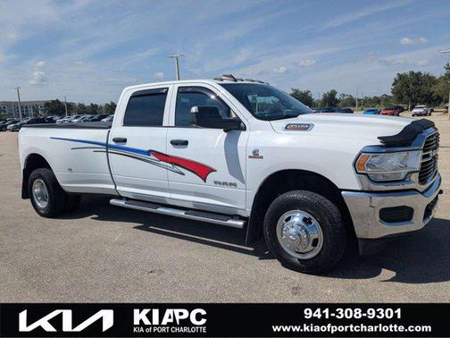 Bright White Clearcoat 2020 RAM 3500 Tradesman Crew Cab 4x4 8' Box