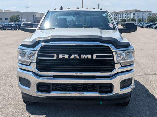 Bright White Clearcoat 2020 RAM 3500 Tradesman Crew Cab 4x4 8' Box