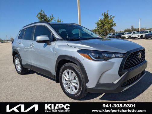 2024 Toyota Corolla Cross LE