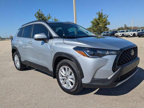 2024 Toyota Corolla Cross LE