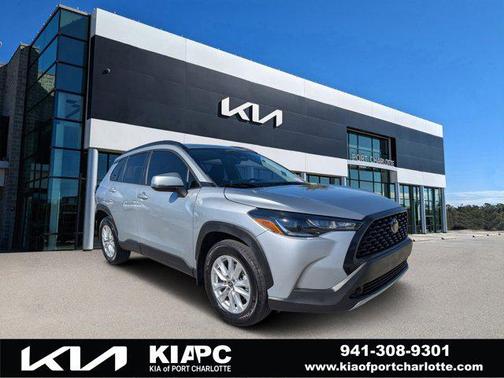 2024 Toyota Corolla Cross LE