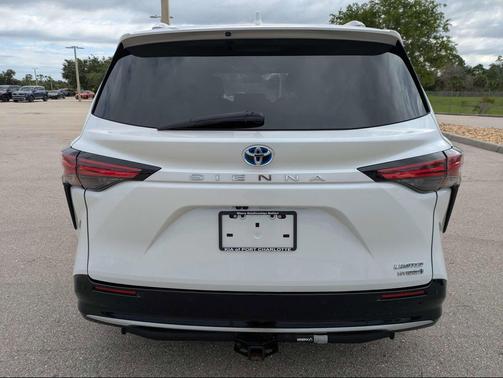 Wind Chill Pearl 2022 Toyota Sienna Limited