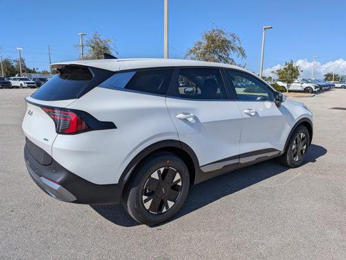Snow White Pearl 2026 Kia Sportage Hybrid LX