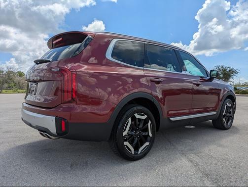 Dawning Red 2024 Kia Telluride S