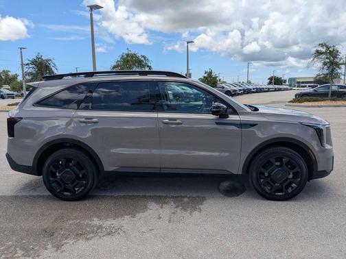 Road Rider Brown 2025 Kia Sorento SX