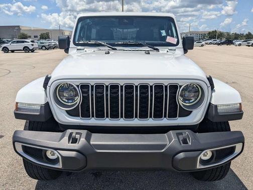Bright White Clearcoat 2025 Jeep Wrangler 4-Door Sahara 4x4