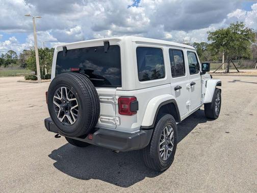 Bright White Clearcoat 2025 Jeep Wrangler 4-Door Sahara 4x4