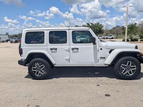 Bright White Clearcoat 2025 Jeep Wrangler 4-Door Sahara 4x4