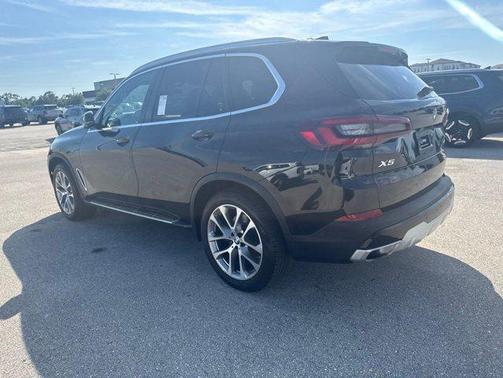 Jet Black 2023 BMW X5 sDrive40i