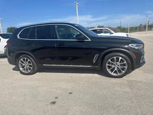 Jet Black 2023 BMW X5 sDrive40i