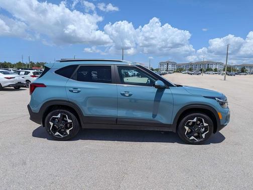 Pluton Blue 2025 Kia Seltos EX