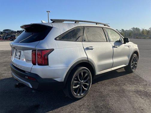 Sparkling Silver 2021 Kia Sorento SX