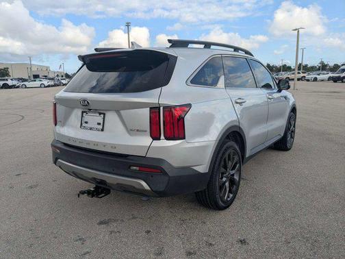 Sparkling Silver 2021 Kia Sorento SX