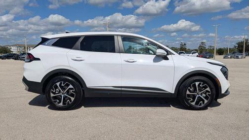 2025 Kia Sportage EX