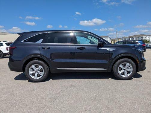 2025 Kia Sorento LX