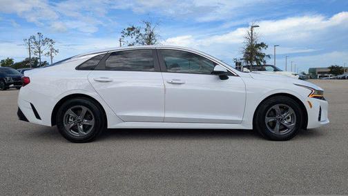2023 Kia K5 LXS