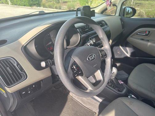 Clear White 2016 Kia Rio LX