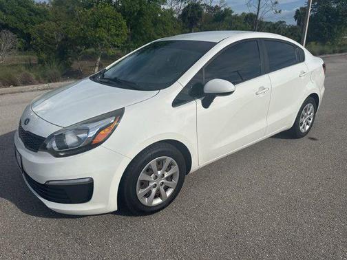 Clear White 2016 Kia Rio LX