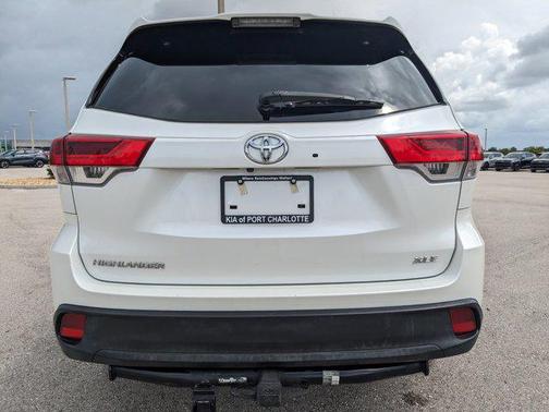 2019 Toyota Highlander SE