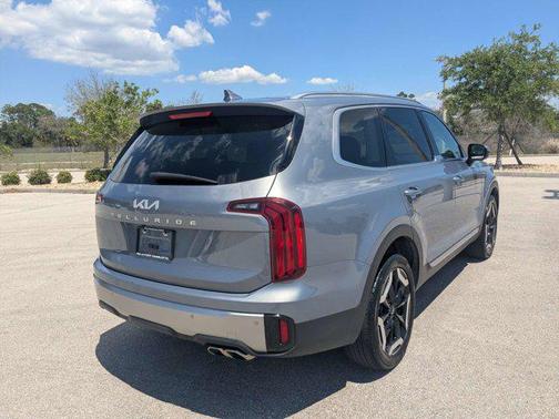 Everlasting Silver 2025 Kia Telluride S