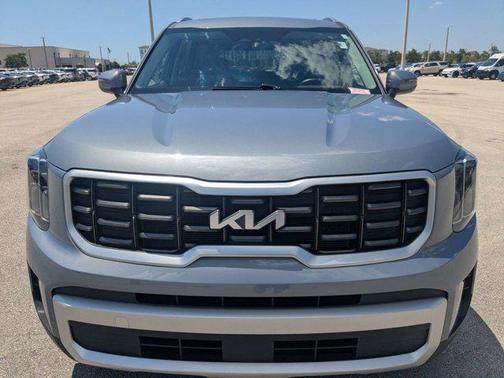 Everlasting Silver 2025 Kia Telluride S