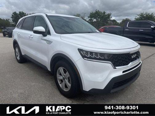 Glacial White Pearl 2022 Kia Sorento LX