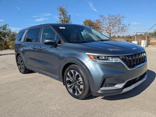 2022 Kia Carnival EX