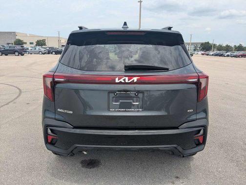 Gravity Gray 2025 Kia Seltos S